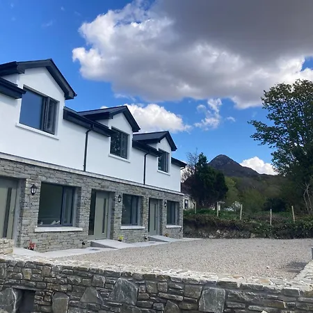 Boutique Village - Entrance To Connemara National Park *