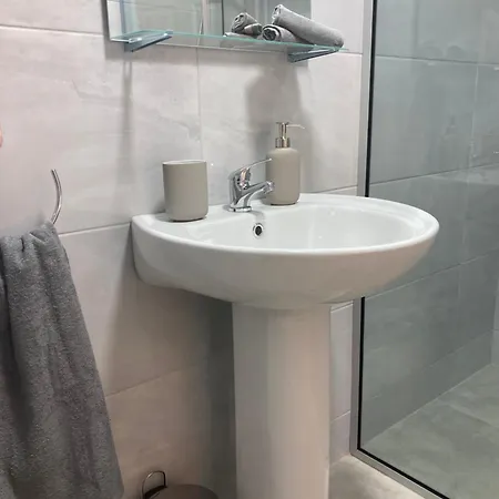 Luxury 3 Bed Townhouse Letterfrack Village Connemara National Park بيت للعطل