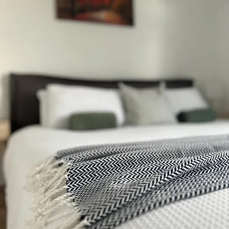 Luxury 3 Bed Townhouse Village Connemara National Park Letterfrack