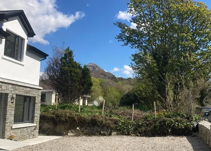 Holiday home Boutique Village - Entrance To Connemara National Park